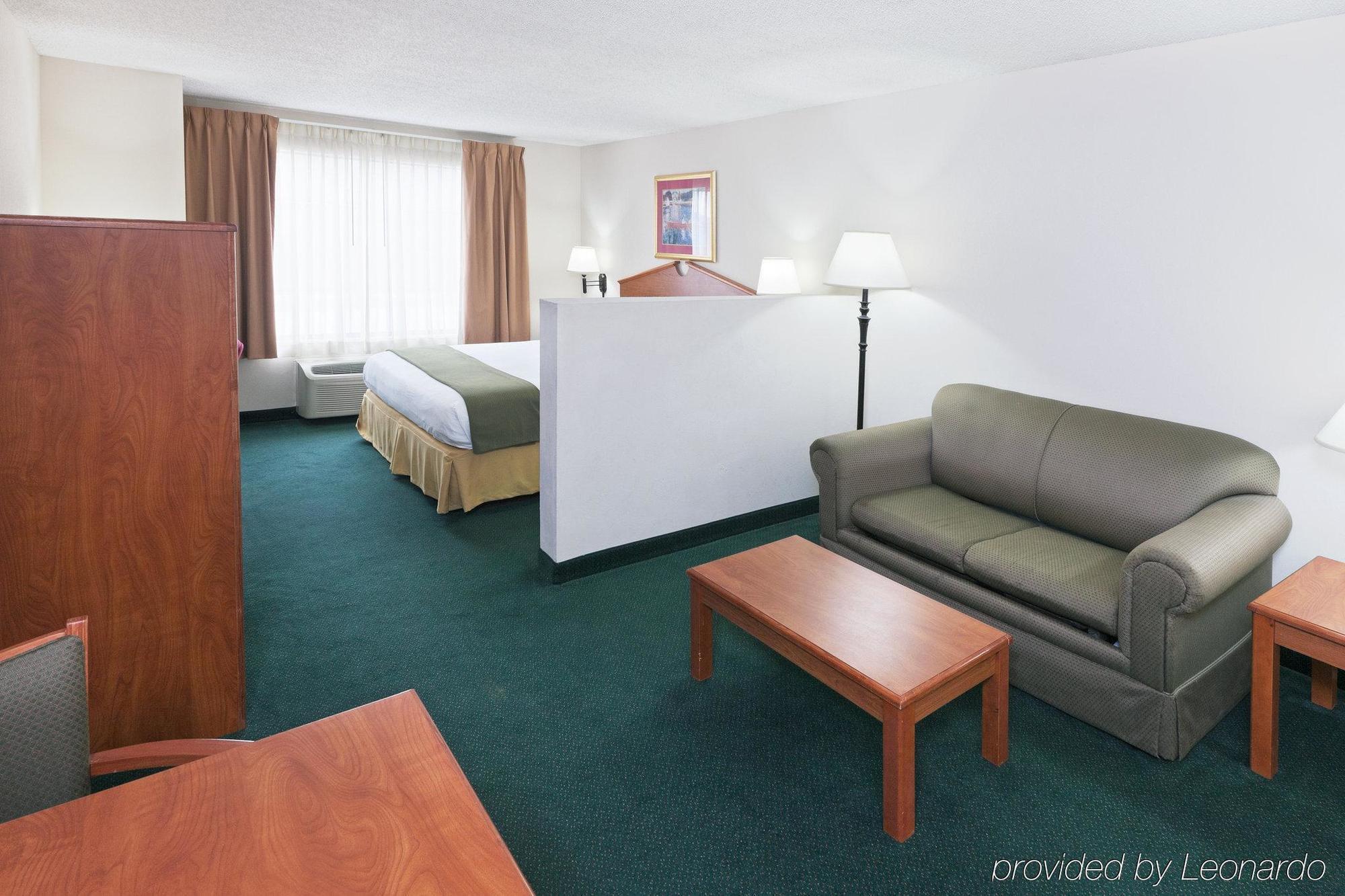 Holiday Inn Express Hotel & Suites Vinita By Ihg Номер фото