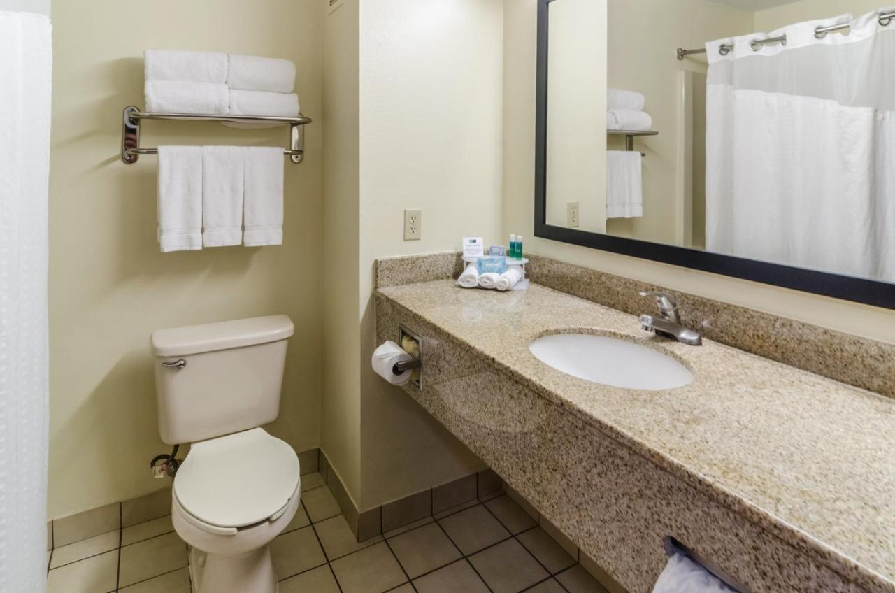 Holiday Inn Express Hotel & Suites Vinita By Ihg Екстер'єр фото